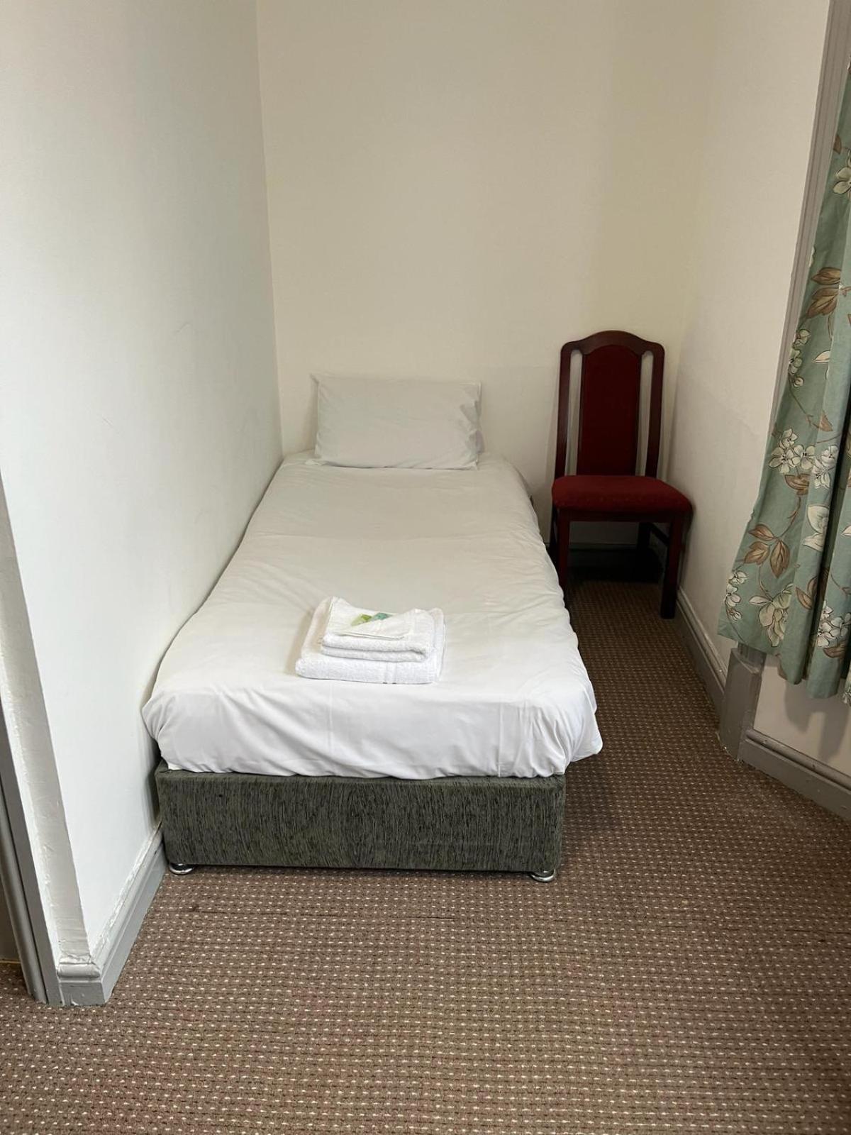 Royal Hotel קטרינג מראה חיצוני תמונה