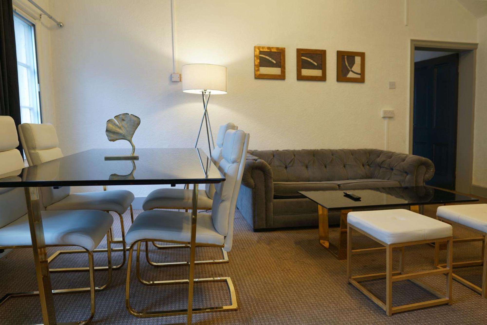 Royal Hotel קטרינג מראה חיצוני תמונה