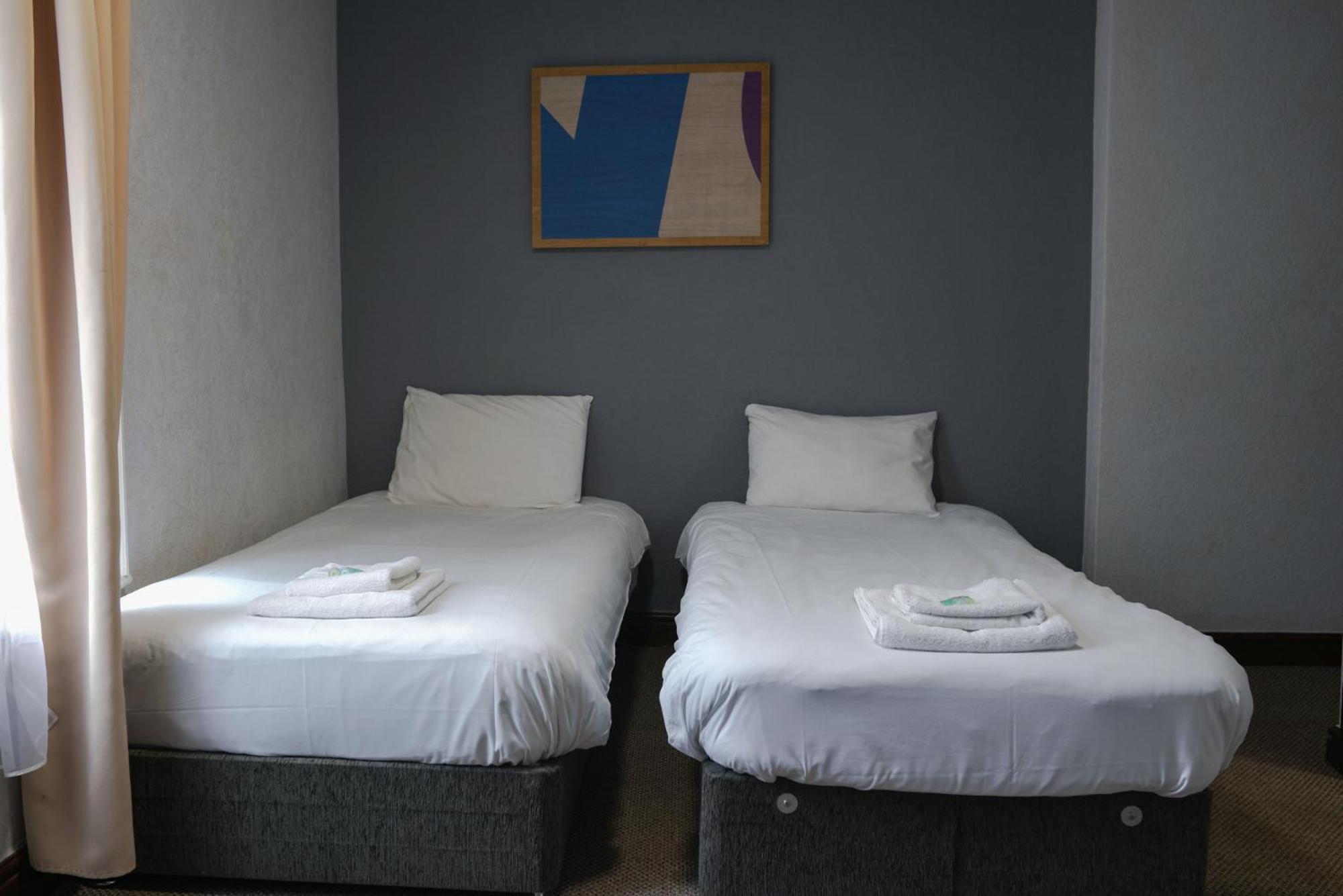 Royal Hotel קטרינג מראה חיצוני תמונה