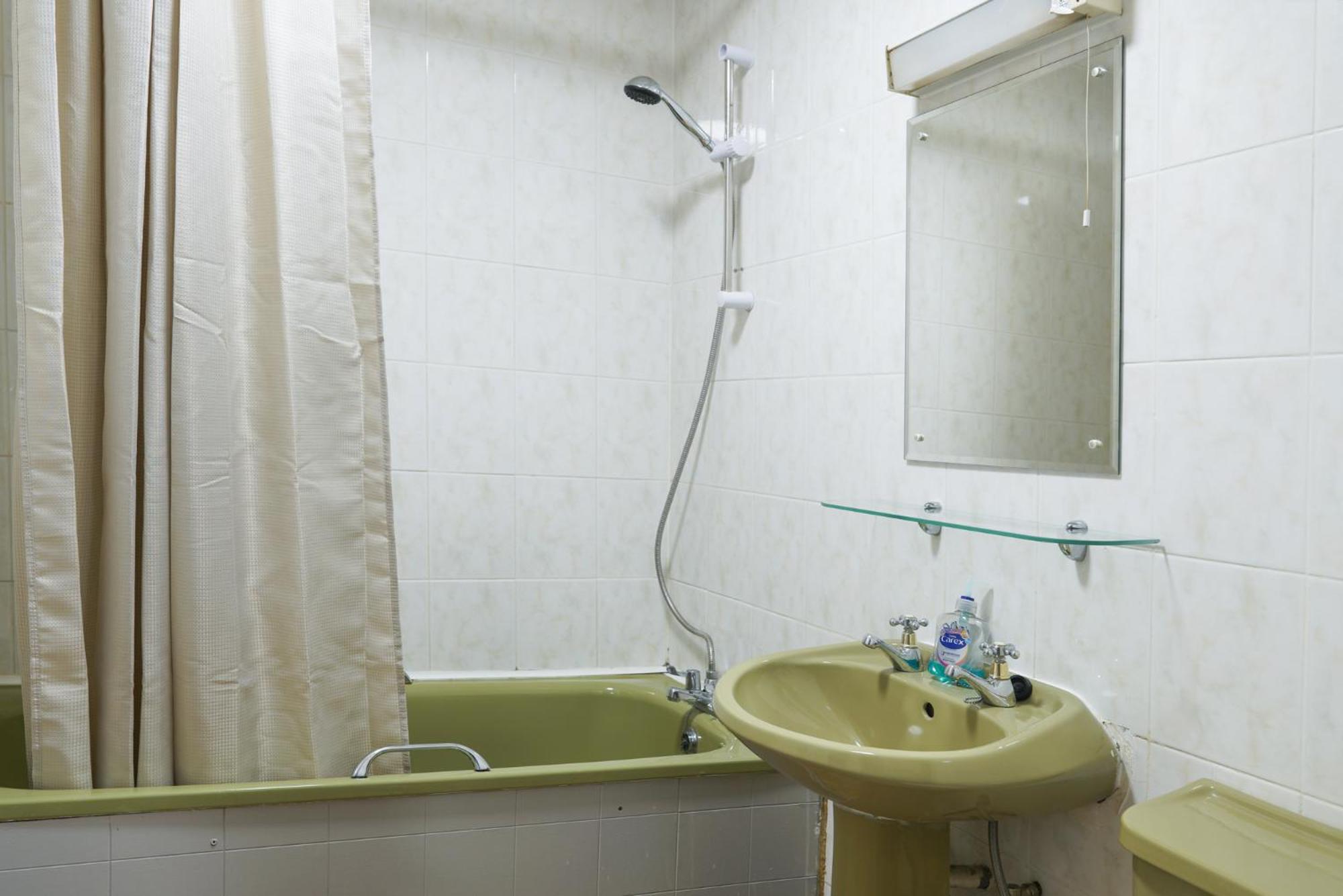 Royal Hotel קטרינג מראה חיצוני תמונה