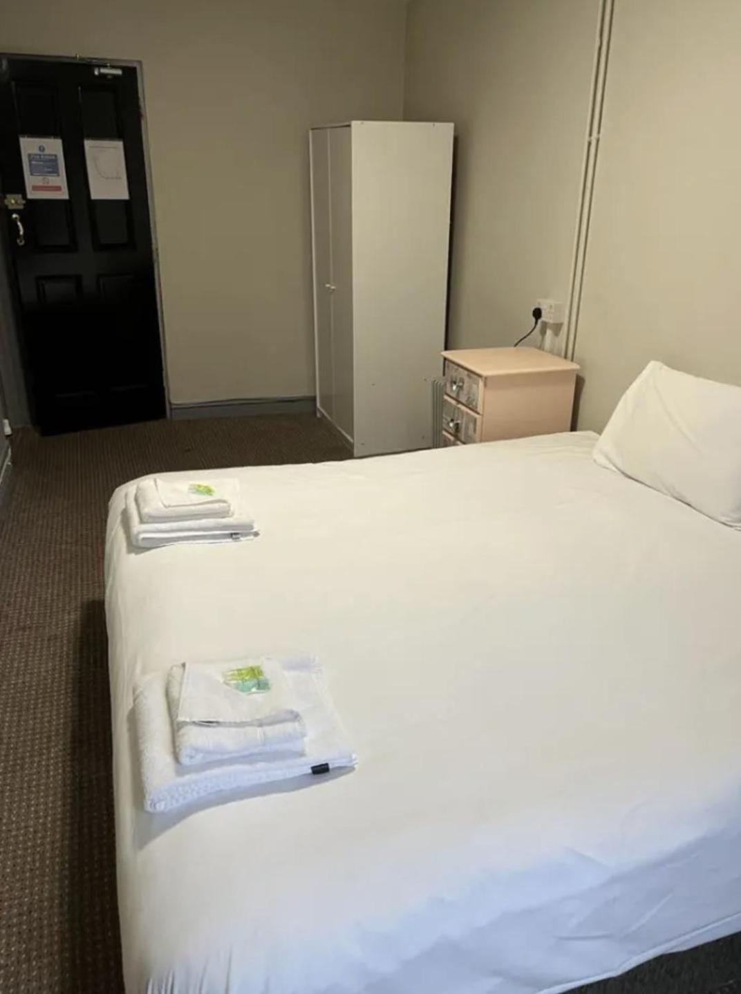 Royal Hotel קטרינג מראה חיצוני תמונה