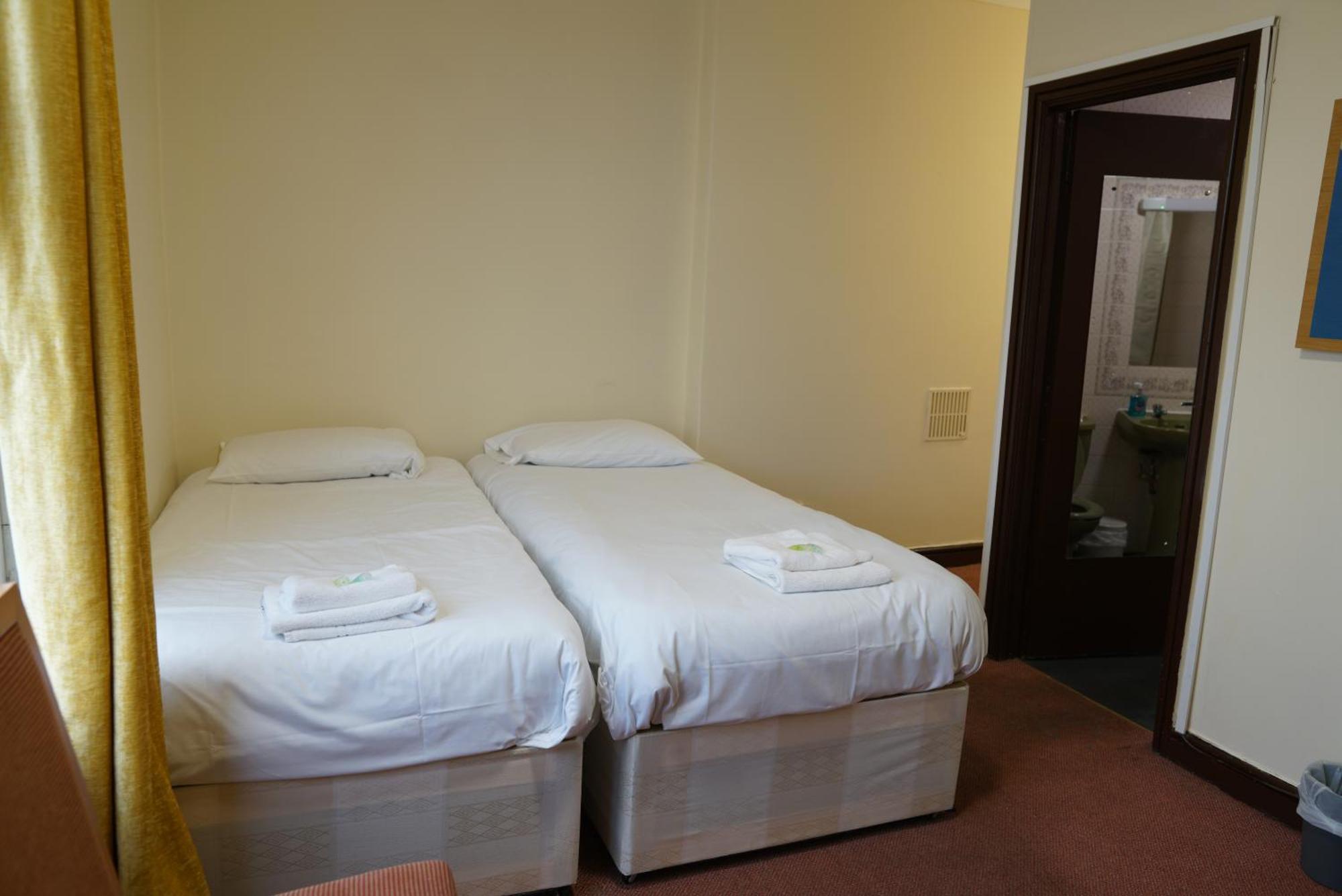 Royal Hotel קטרינג מראה חיצוני תמונה