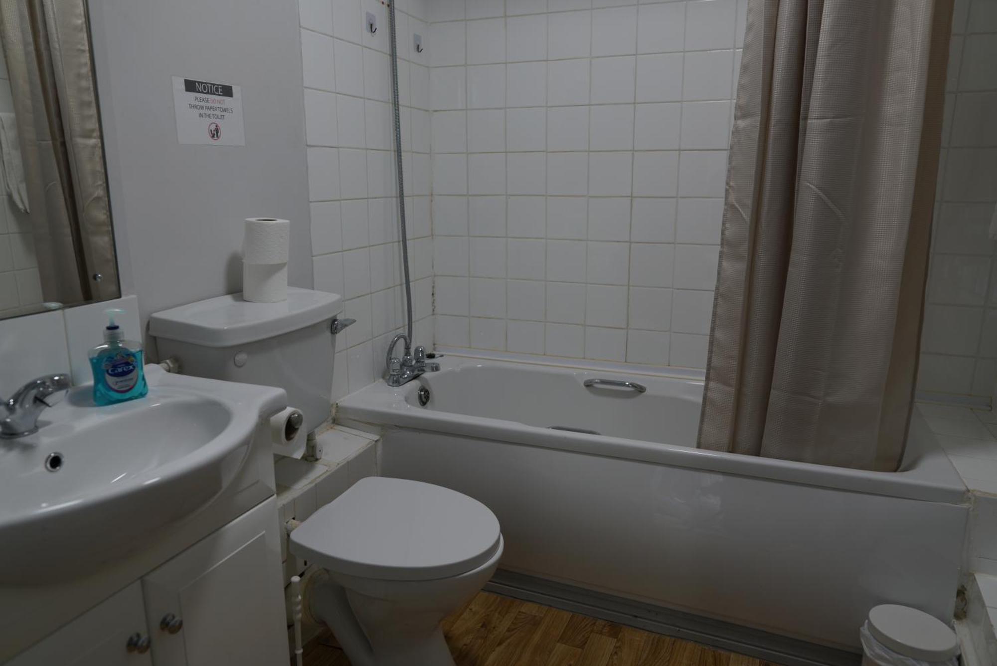 Royal Hotel קטרינג מראה חיצוני תמונה