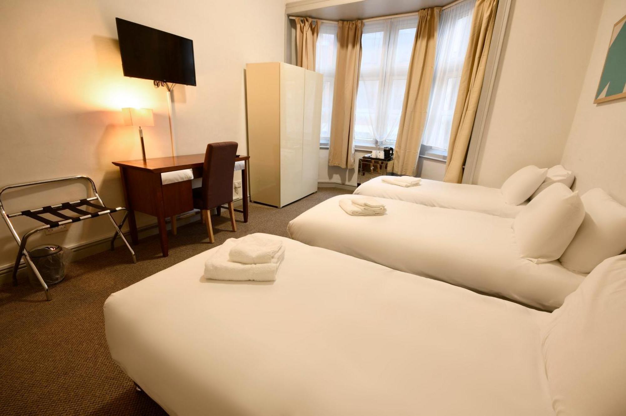 Royal Hotel קטרינג מראה חיצוני תמונה