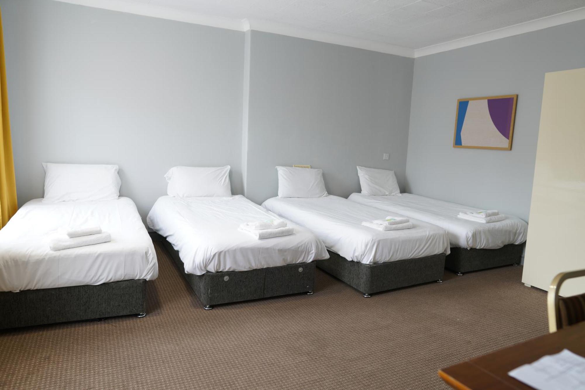 Royal Hotel קטרינג מראה חיצוני תמונה